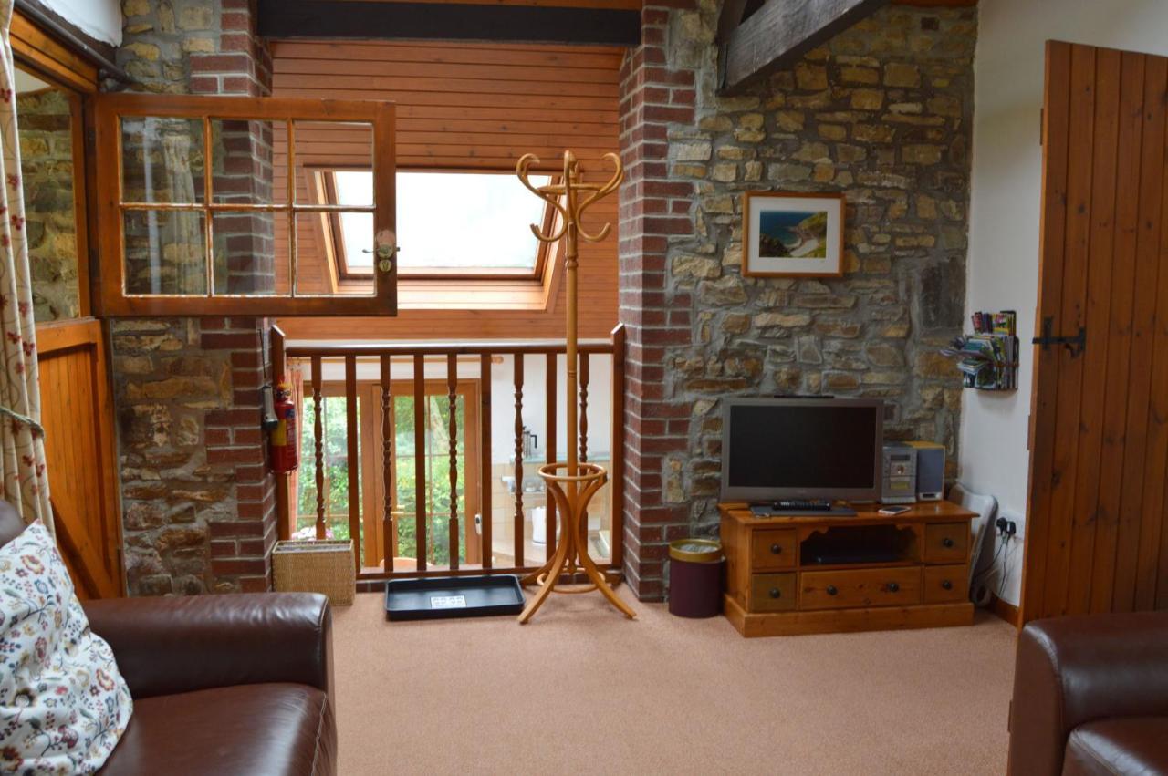 Shipload Cottage Hartland Esterno foto