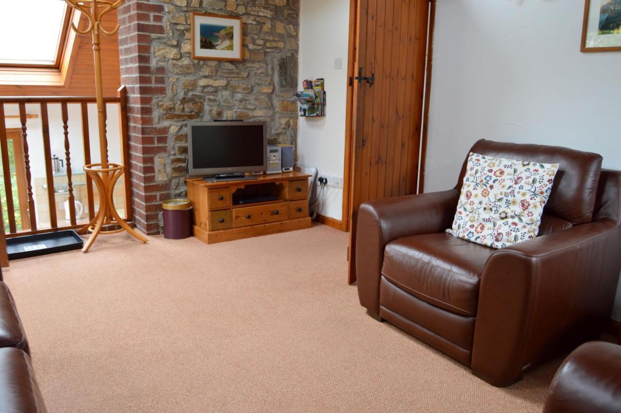 Shipload Cottage Hartland Esterno foto