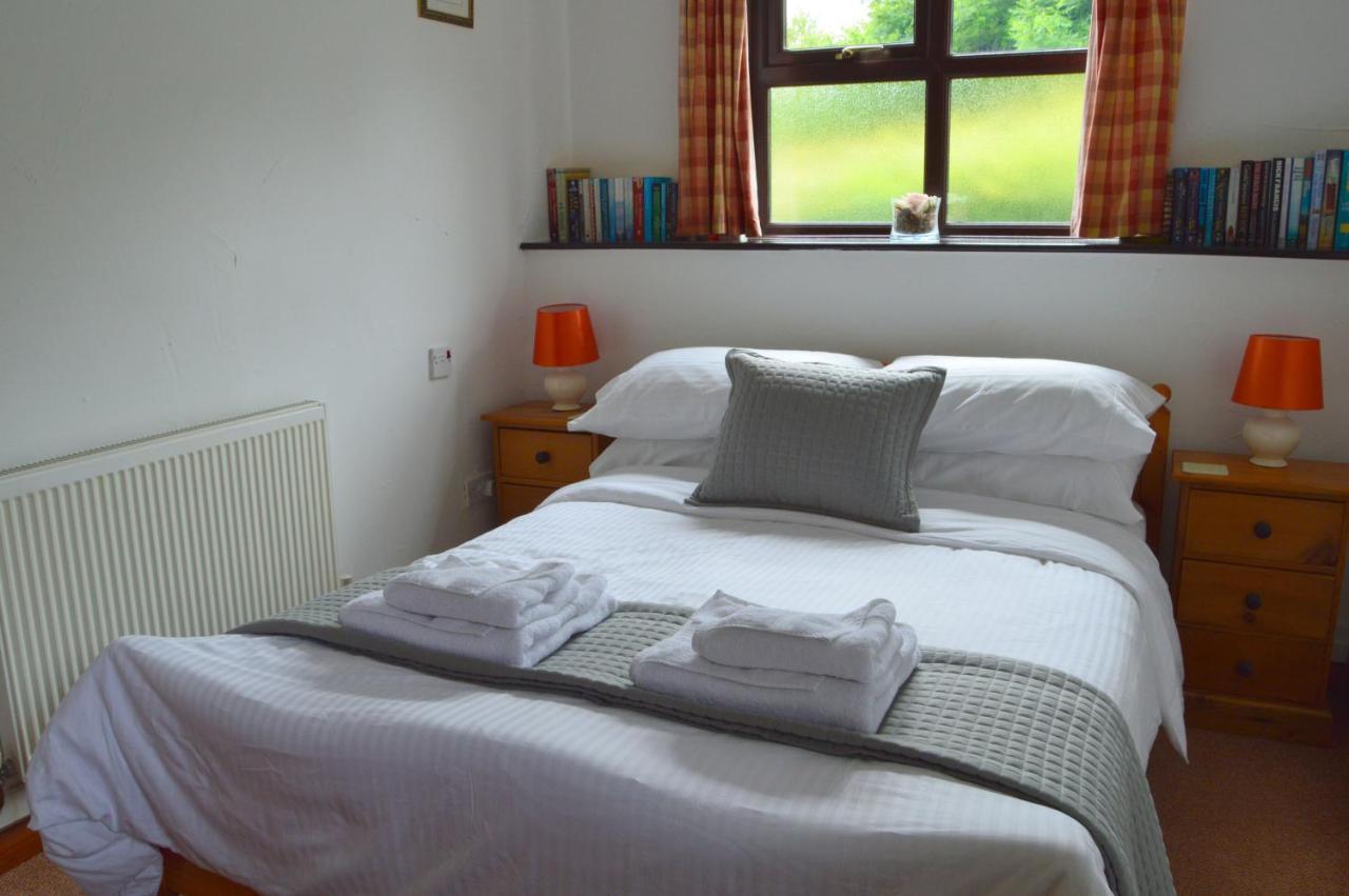 Shipload Cottage Hartland Esterno foto