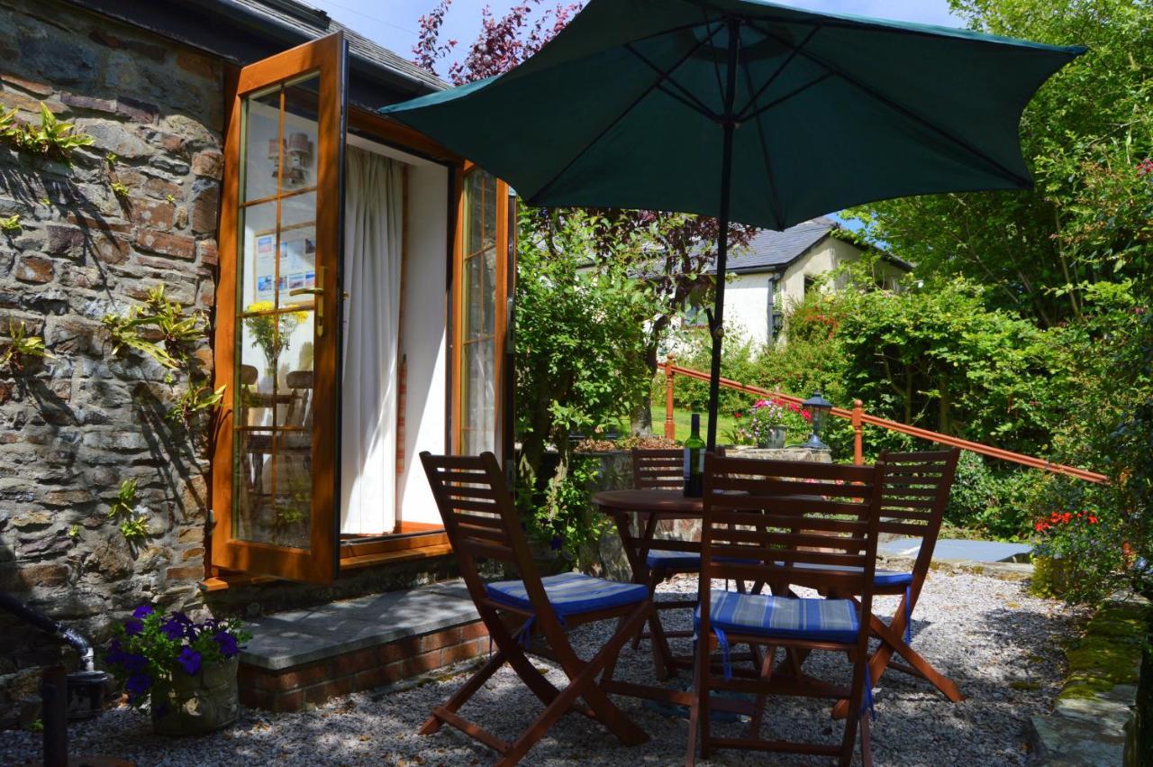 Shipload Cottage Hartland Esterno foto
