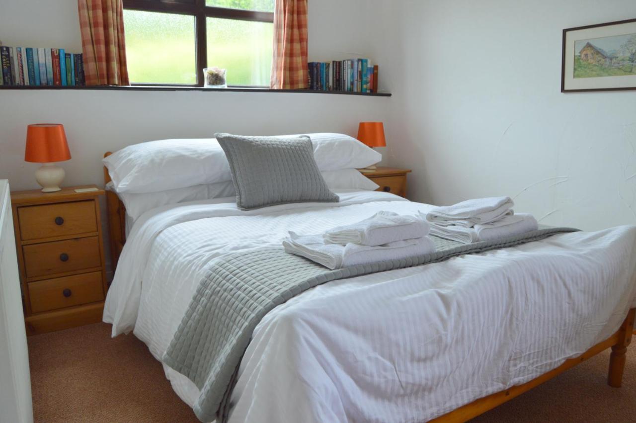 Shipload Cottage Hartland Esterno foto