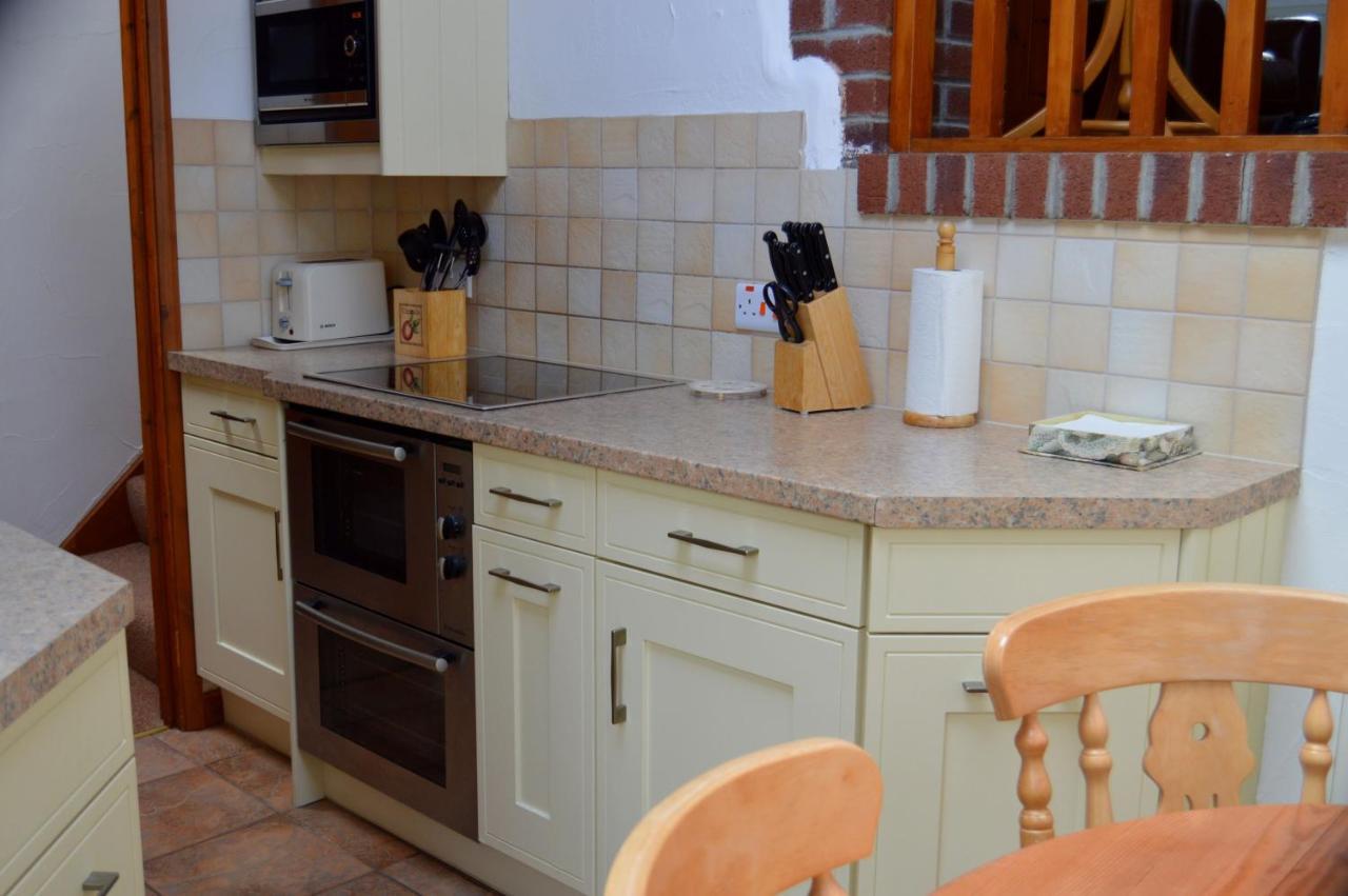 Shipload Cottage Hartland Esterno foto